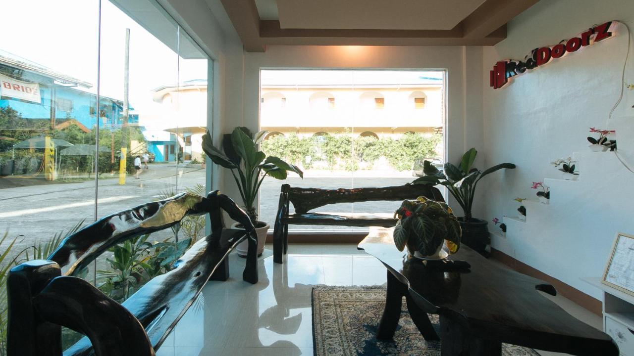 Reddoorz Plus Near Municipality Of Luisiana Laguna Exterior photo